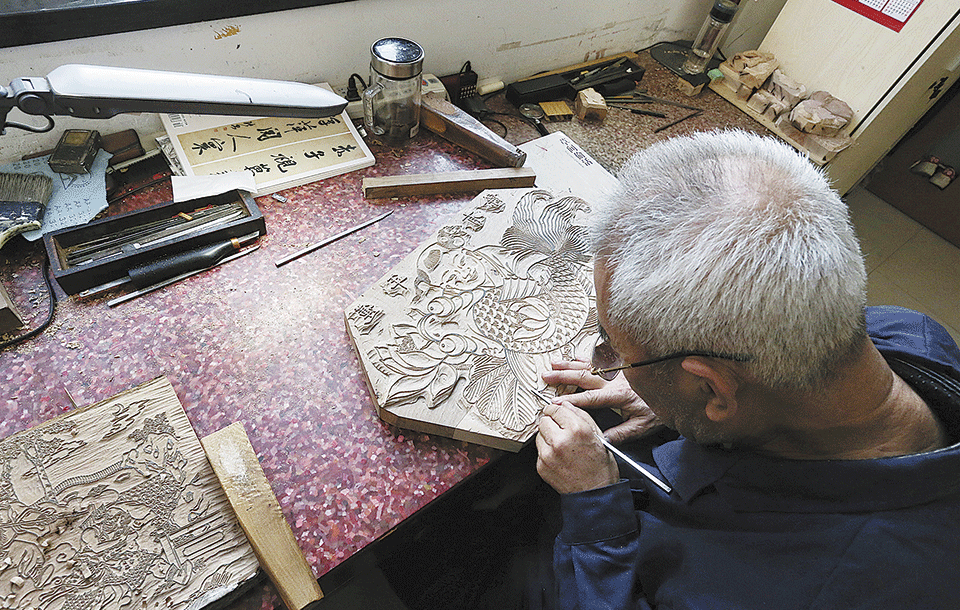 El arte de tallar en madera de peral