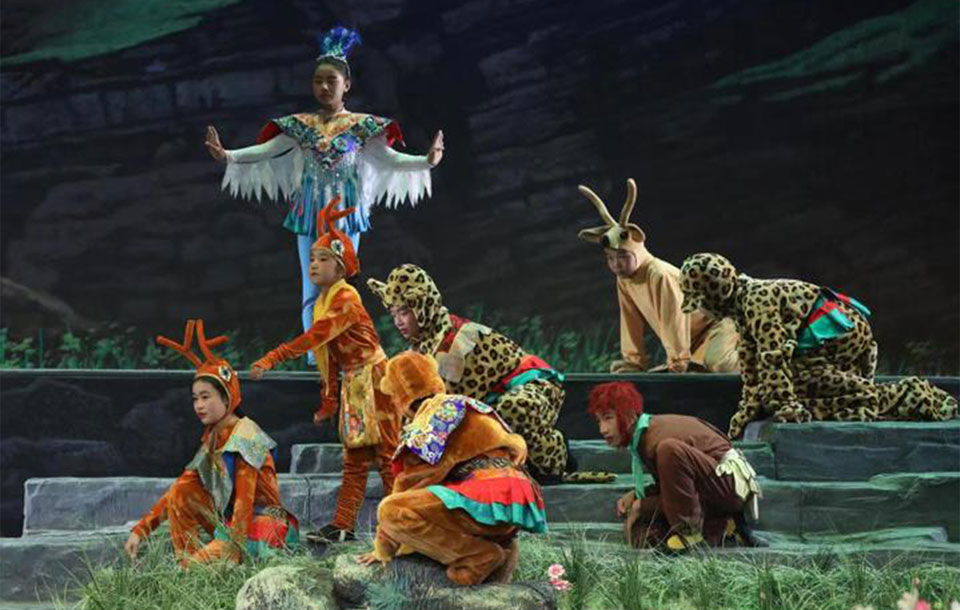 La ópera tibetana, en plena forma gracias a los niños