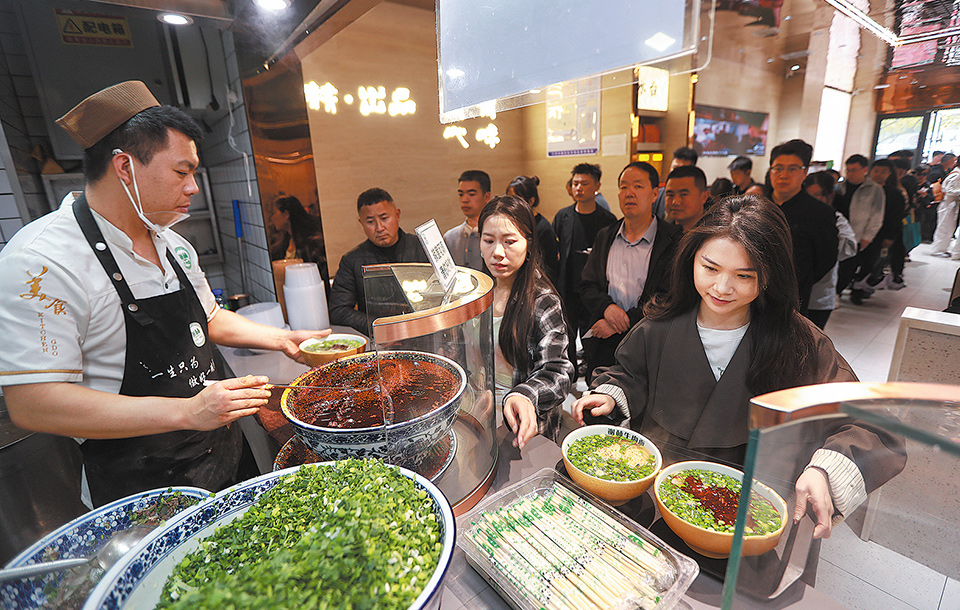 Fideos al estilo Lanzhou, un plato que triunfa dentro y fuera de China