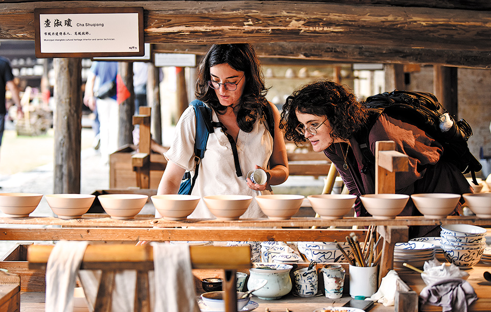 La capital de la porcelana abre sus talleres al turismo
