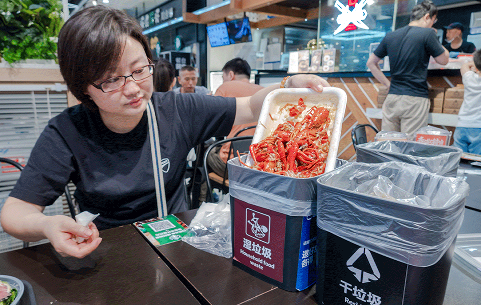 Shanghai se toma muy en serio la clasificación de basura