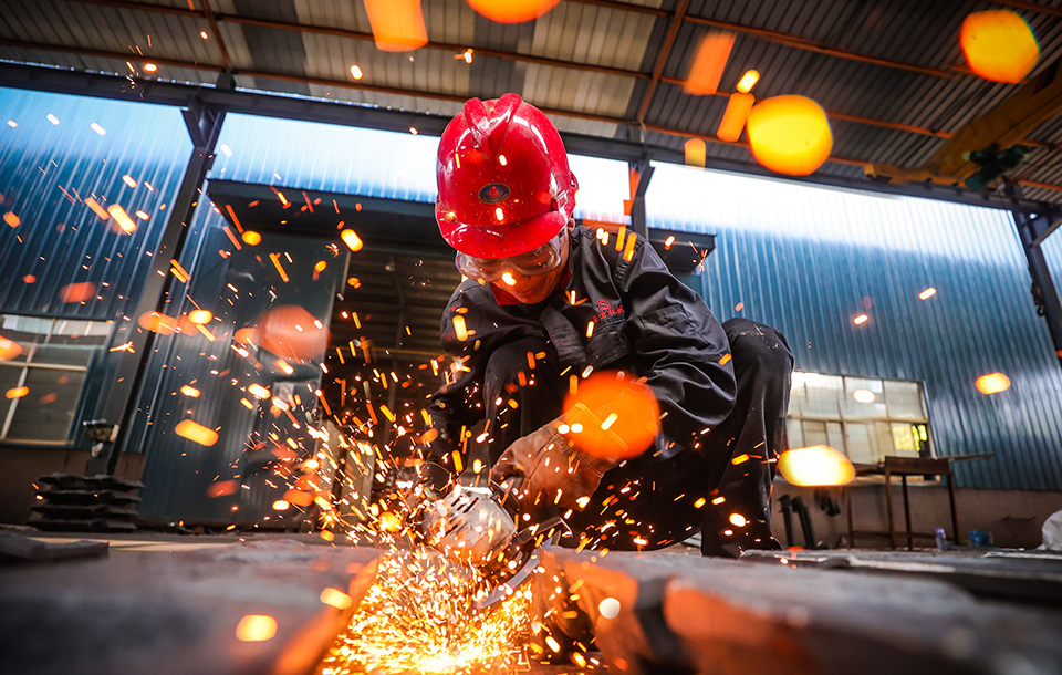 China no descarta ajustes económicos para lograr su objetivo de crecimiento anual